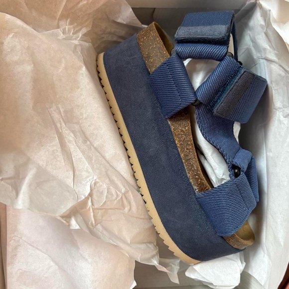 NEW Intentionally Blank Zona Platform Rule Breaker Remix Sandal in Blue - Picture 7 of 7